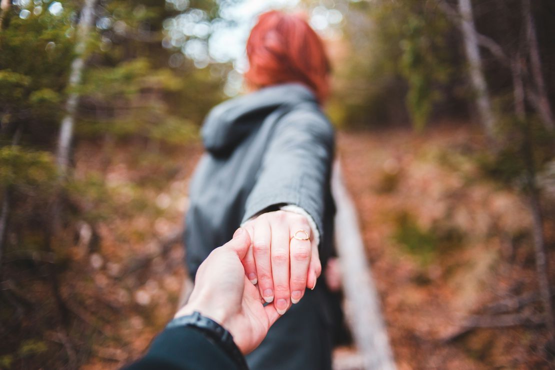 Why Do We Push and Pull in Relationships? Understanding Anxious and Avoidant Attachment Patterns