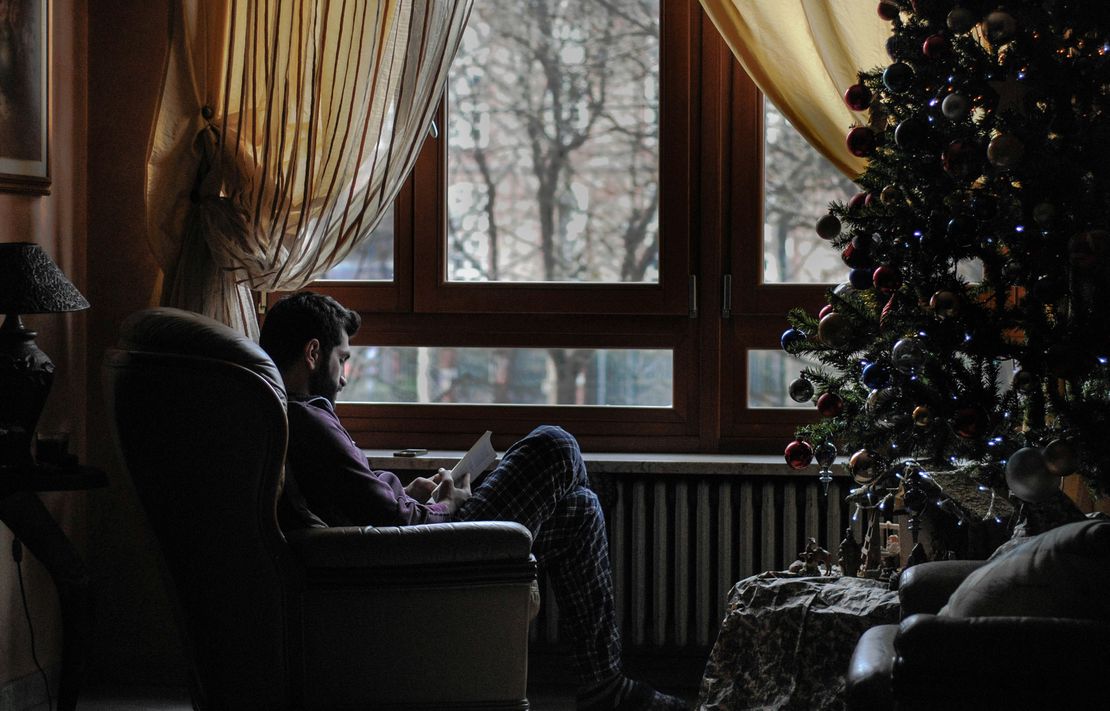 Coping with Loneliness During the Holiday Season: A Psychologist's Guide